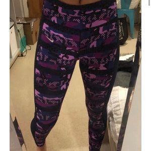 Nike Dri-fit purpule camo leggings
